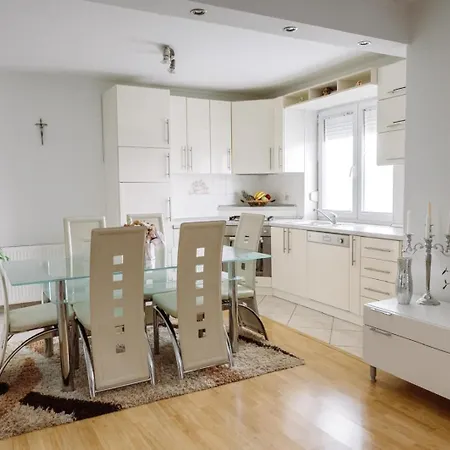 公寓 Apartman Eni *